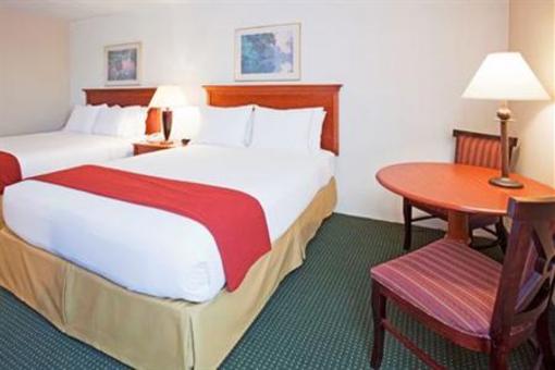 фото отеля Holiday Inn Express Madison