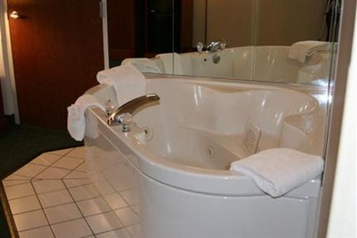 фото отеля Holiday Inn Express Madison