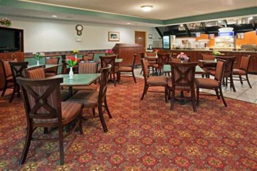 фото отеля Holiday Inn Express Madison