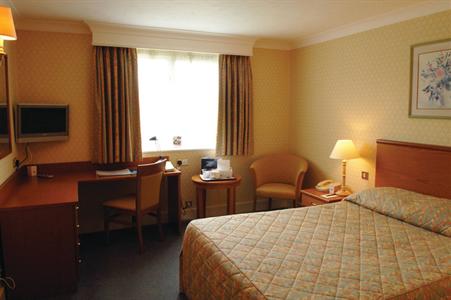 фото отеля BEST WESTERN Chilworth Manor