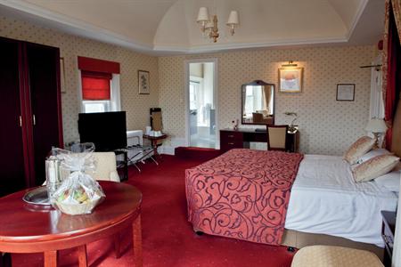 фото отеля BEST WESTERN Chilworth Manor