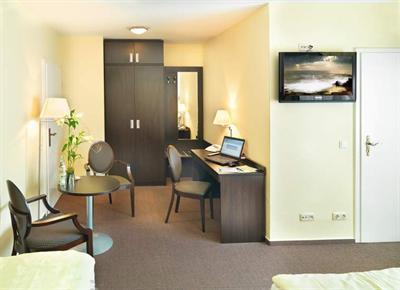 фото отеля Hotel Zur Heideblute Hambuhren