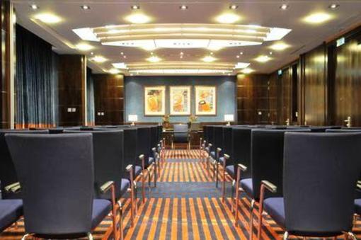 фото отеля Crowne Plaza London-Gatwick Airport