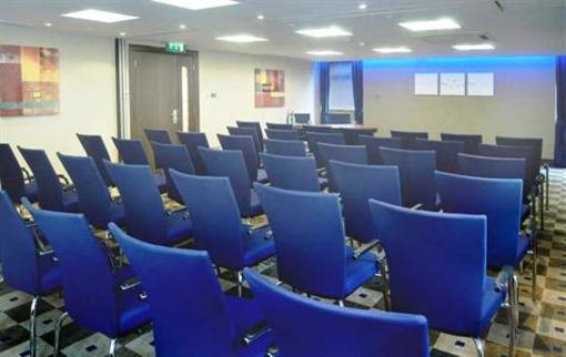 фото отеля Crowne Plaza London-Gatwick Airport