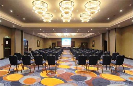 фото отеля Crowne Plaza London-Gatwick Airport