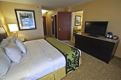 фото отеля Doubletree Hotel Santa Ana Orange County Airport