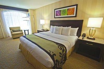 фото отеля Doubletree Hotel Santa Ana Orange County Airport