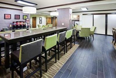 фото отеля Hampton Inn Salina