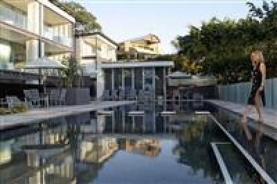 фото отеля Rise Apartments Noosa