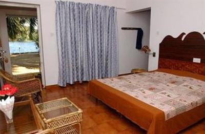 фото отеля Beach and Lake Ayurvedic Resort Trivandrum