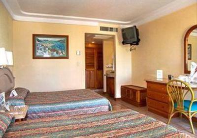 фото отеля Plaza Marina Suites & Hotel Mazatlan
