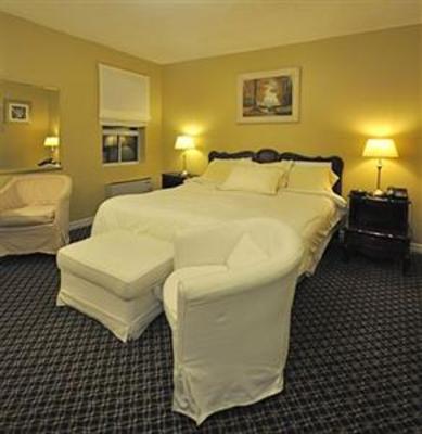 фото отеля The Oakville Inn Hotel