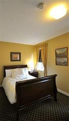 фото отеля The Oakville Inn Hotel
