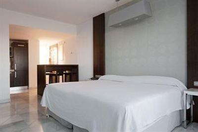 фото отеля NH Algeciras Suites