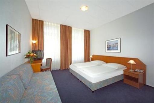 фото отеля Hotel Lumen Hamburg