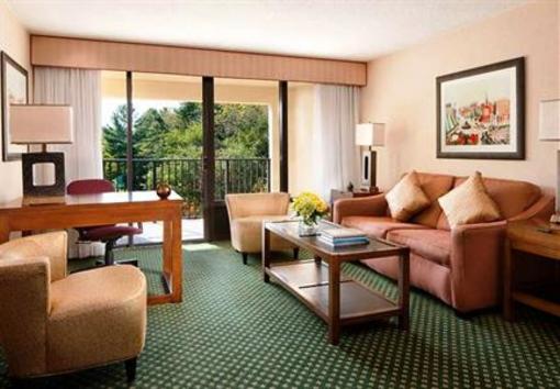 фото отеля Courtyard by Marriott Portsmouth