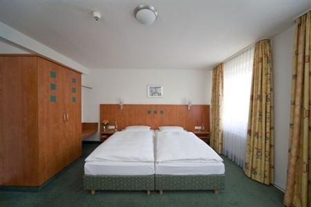 фото отеля Stadthotel Dusseldorf
