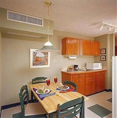 фото отеля 5 Calgary Downtown Suites Hotel