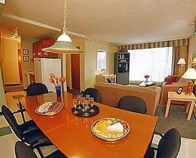 фото отеля 5 Calgary Downtown Suites Hotel