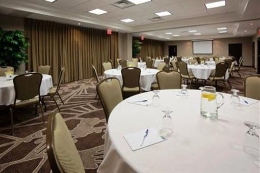 фото отеля Holiday Inn Express Hotel and Suites New Liskeard