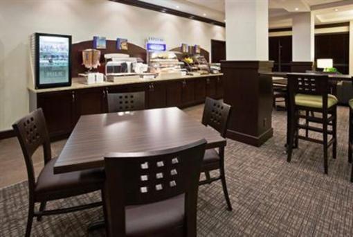 фото отеля Holiday Inn Express Hotel and Suites New Liskeard