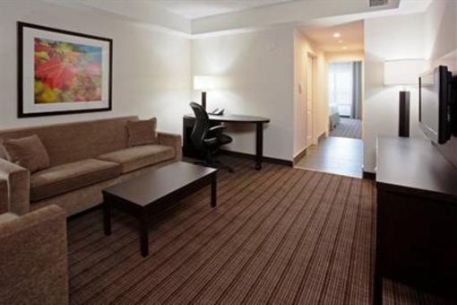 фото отеля Holiday Inn Express Hotel and Suites New Liskeard