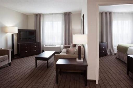 фото отеля Holiday Inn Express Hotel and Suites New Liskeard