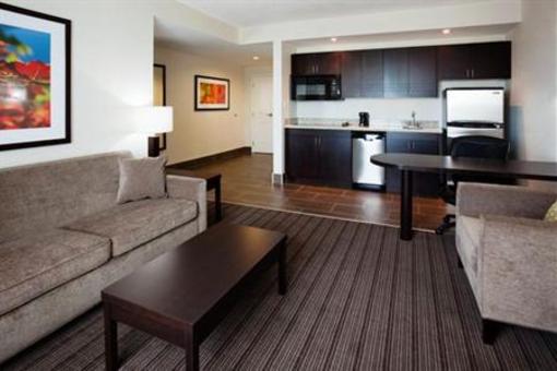 фото отеля Holiday Inn Express Hotel and Suites New Liskeard