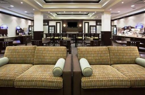 фото отеля Holiday Inn Express Hotel and Suites New Liskeard