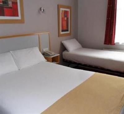 фото отеля Jurys Inn Edinburgh
