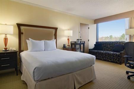 фото отеля Hilton North Raleigh