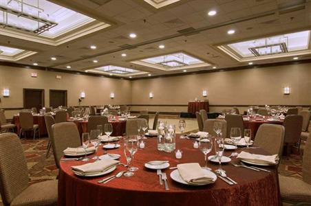 фото отеля Hilton North Raleigh