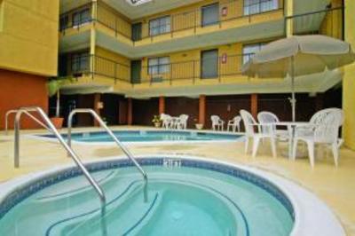 фото отеля BEST WESTERN PLUS Cotton Tree Inn