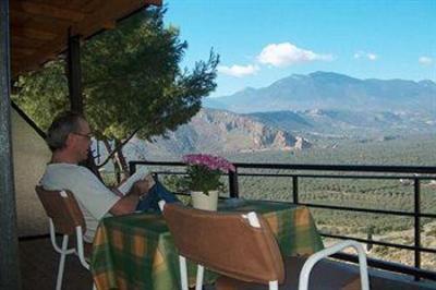 фото отеля Delphi Rooms & Bungalows