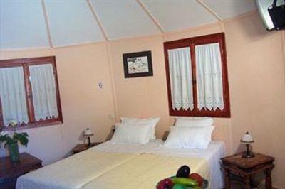 фото отеля Delphi Rooms & Bungalows