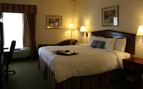 фото отеля Hampton Inn Toronto/Mississauga