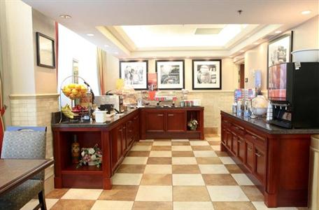 фото отеля Hampton Inn Toronto/Mississauga