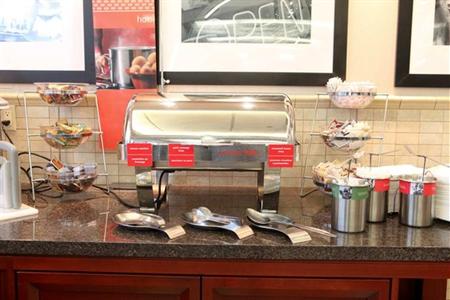 фото отеля Hampton Inn Toronto/Mississauga