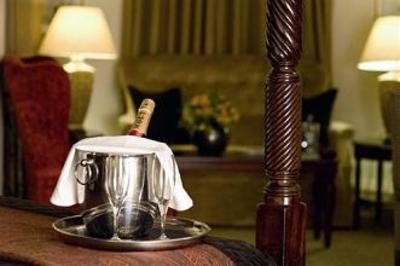 фото отеля Macdonald Berystede Hotel & Spa