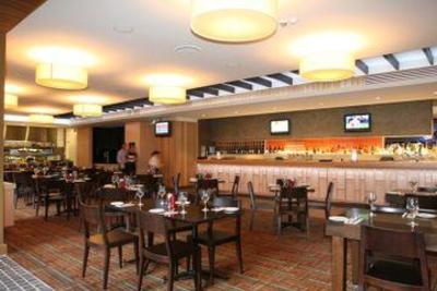 фото отеля Quality Hotel Mermaid Waters Gold Coast