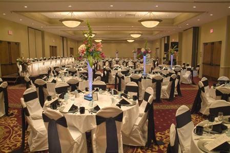 фото отеля Hilton Grand Rapids Airport