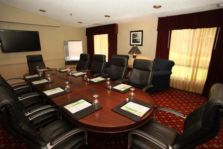 фото отеля Hilton Grand Rapids Airport