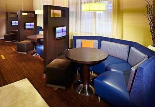 фото отеля Courtyard by Marriott Milwaukee Downtown