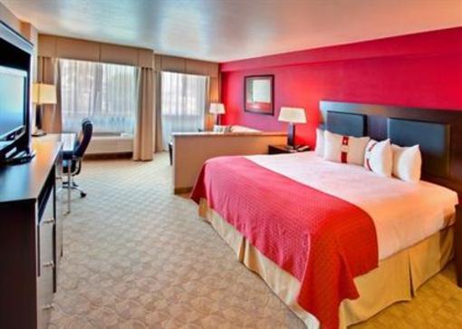 фото отеля Holiday Inn Hotel & Suites Anaheim Fullerton