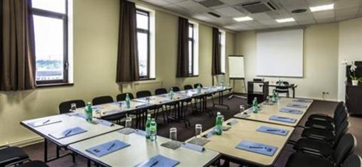 фото отеля Hotel Kyriad Prestige Clermont-Ferrand