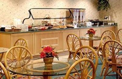 фото отеля GrandStay Hotel & Suites Fort Myers