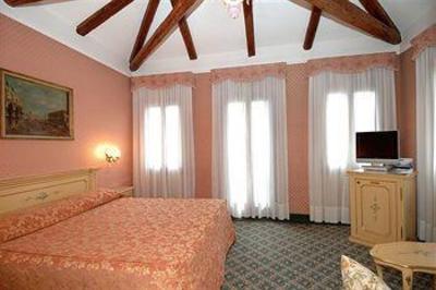 фото отеля Hotel American Dinesen
