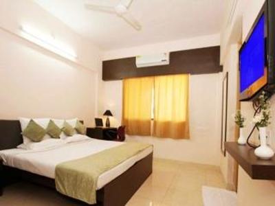 фото отеля U Residences Magarpatta City