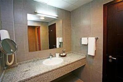 фото отеля Ramee Rose Hotel Apartments