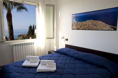 фото отеля Bouganville Bed & Breakfast Cefalu